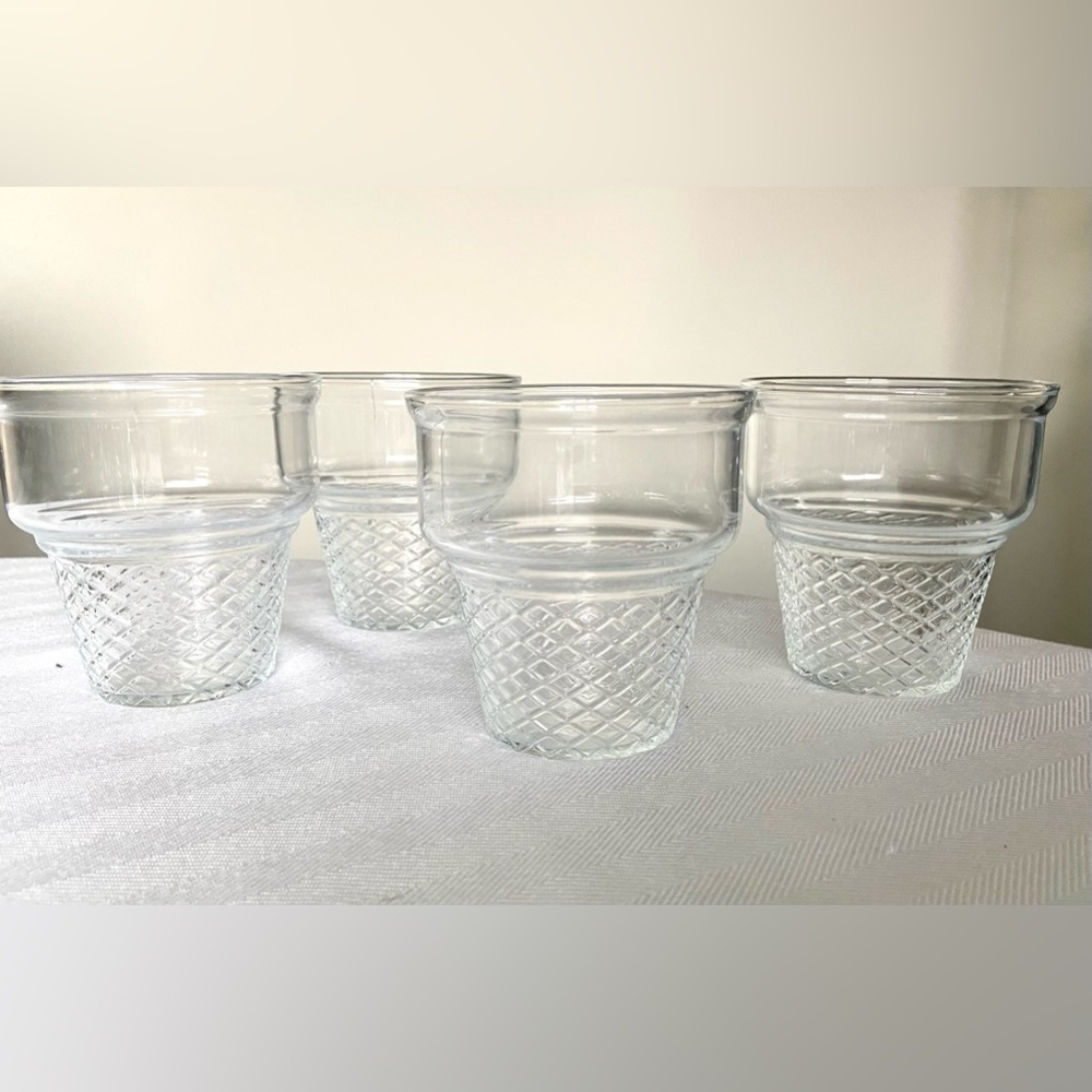 Vintage Clear Glass Ice Cream Cone Bowl Glasses Cup Cute Retro Modern - Set of 4